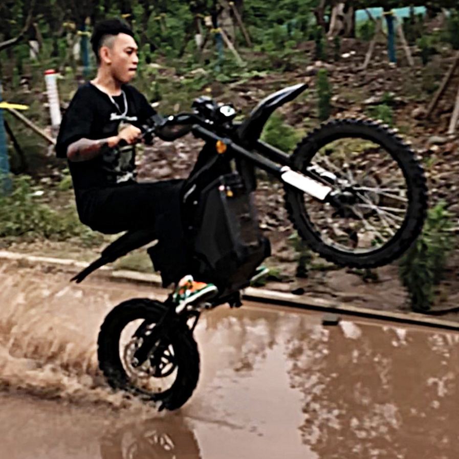 STLF Competition Level Caofen  - огляд і ціна 72V 12000W Electric Dirt Bike